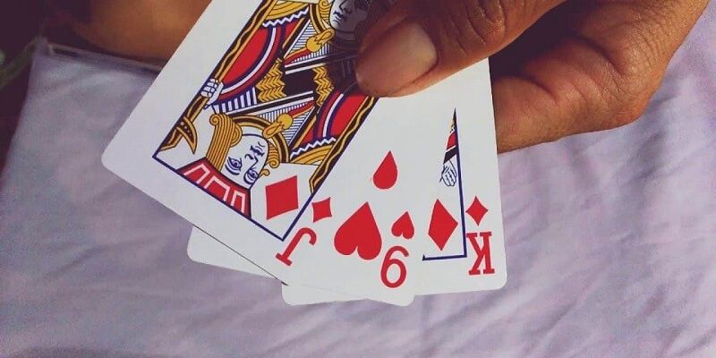 Quy tắc và cách chơi ba lá bài poker